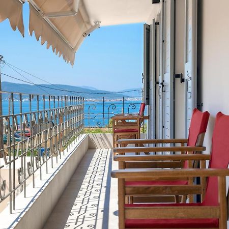 Axs First Floor Apartment Aegina Town Esterno foto