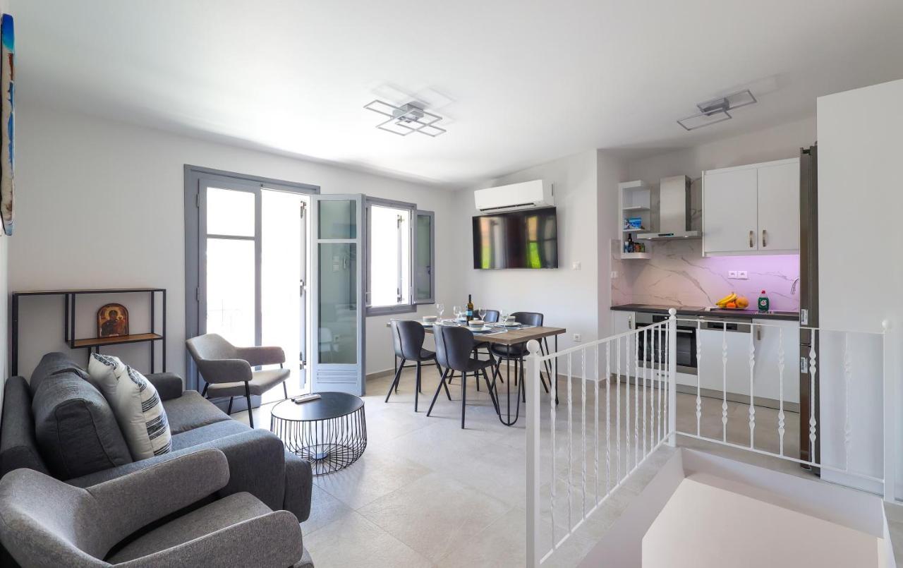 Axs First Floor Apartment Aegina Town Esterno foto