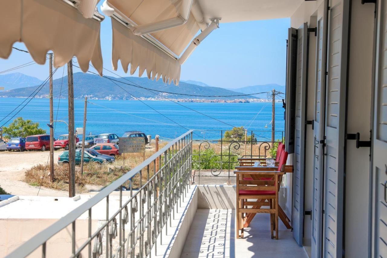 Axs First Floor Apartment Aegina Town Esterno foto
