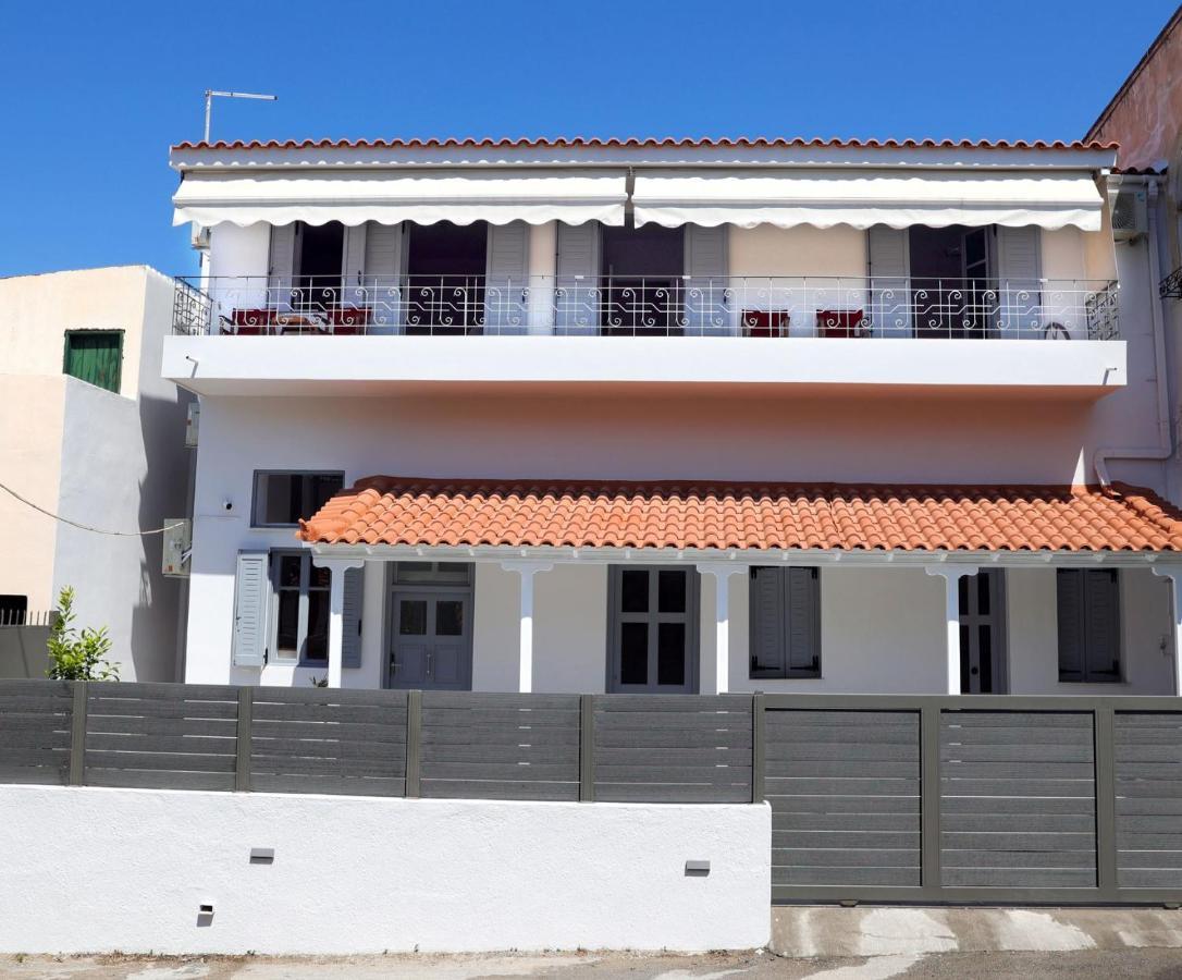 Axs First Floor Apartment Aegina Town Esterno foto