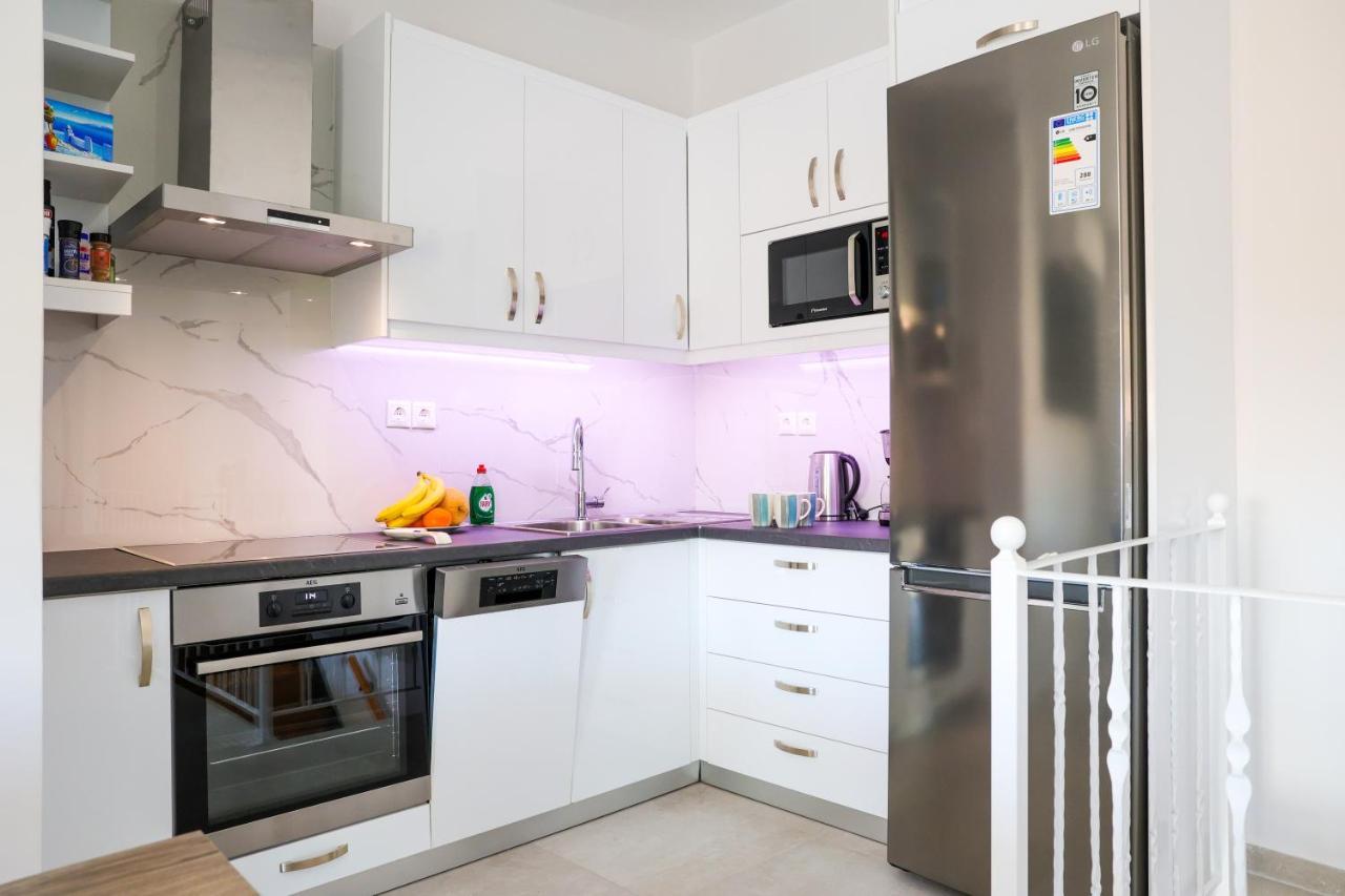 Axs First Floor Apartment Aegina Town Esterno foto