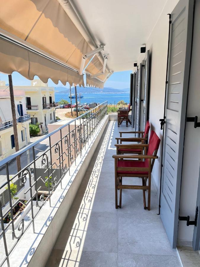 Axs First Floor Apartment Aegina Town Esterno foto
