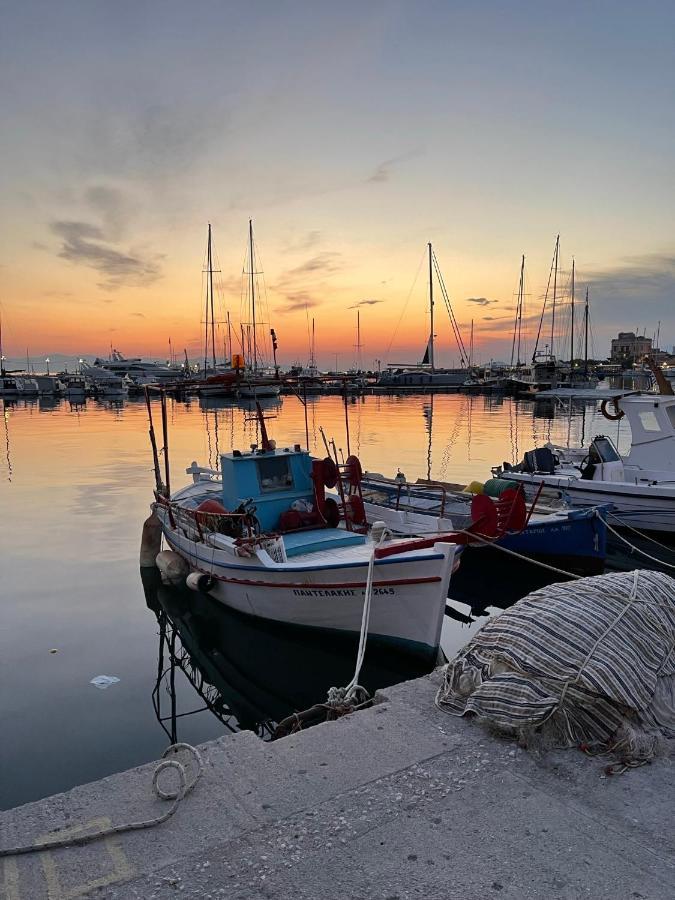 Axs First Floor Apartment Aegina Town Esterno foto