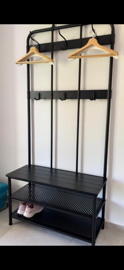 Axs First Floor Apartment Aegina Town Esterno foto